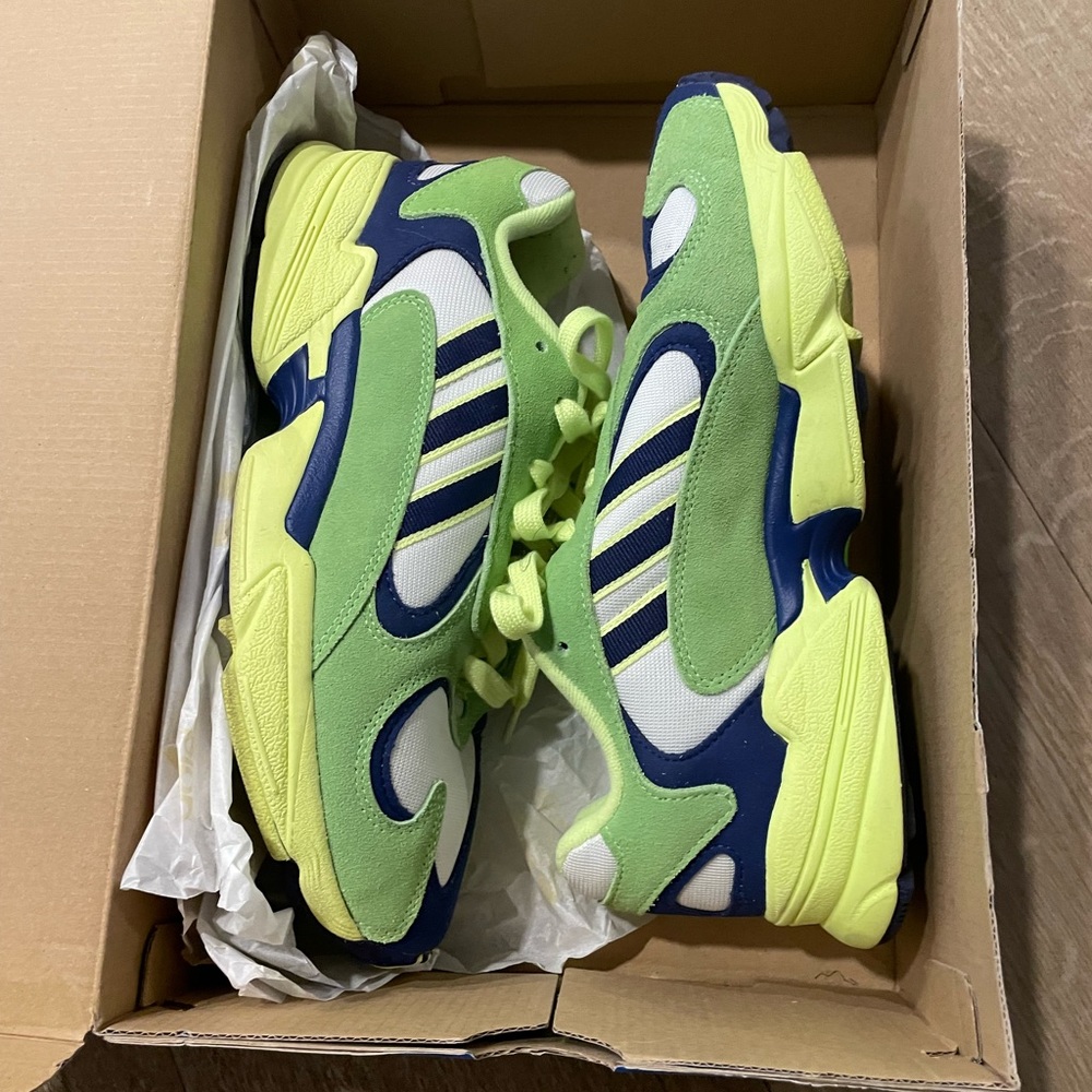 Mens Adidas Yung 1 size 7.5 only worn once In Excellent condition.